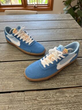 Nike SB Heritage Vulc sneakers in the "Coast Psychic Blue" mens size 11